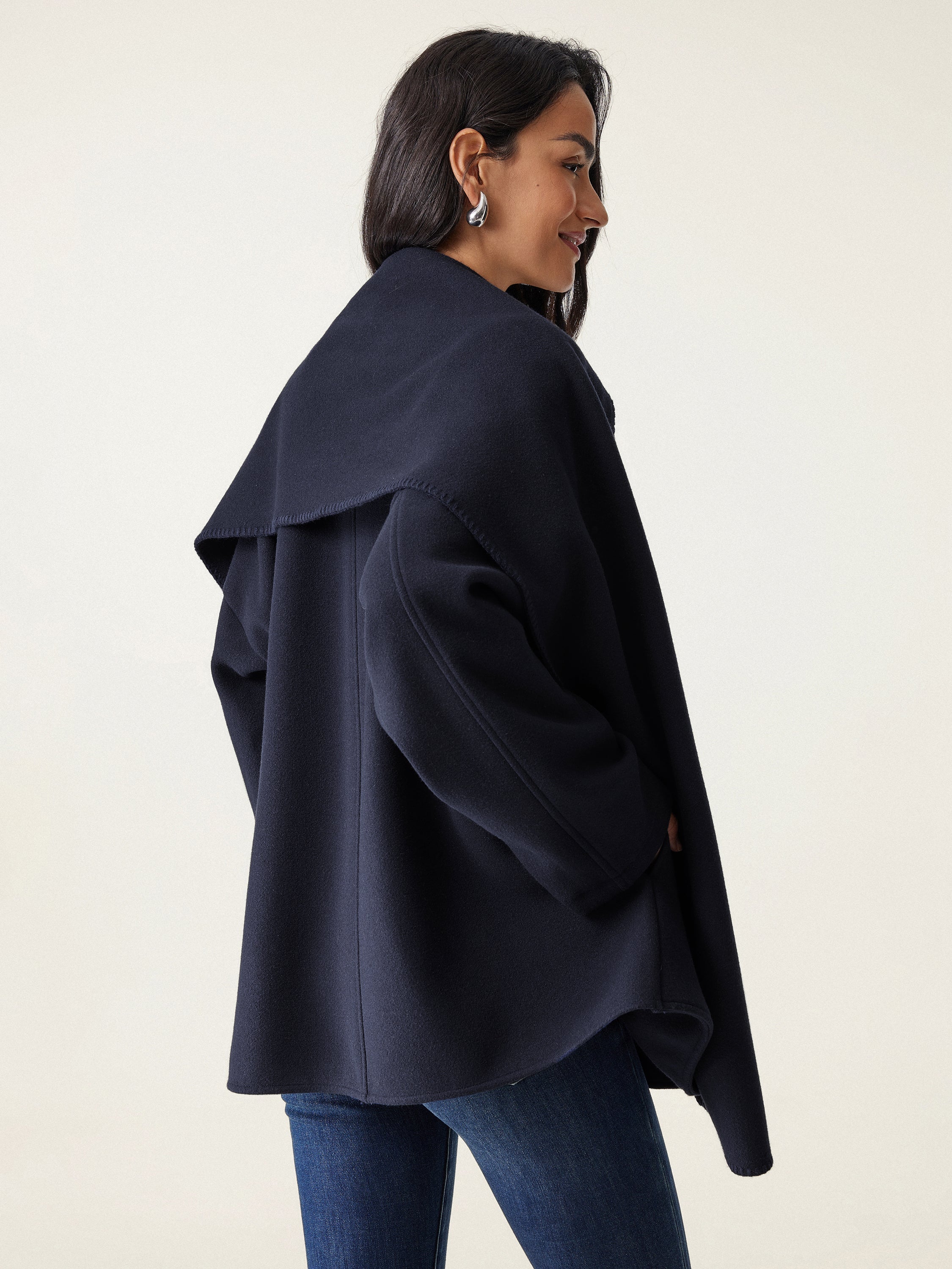 Fable | OVERSIZED COAT WITH VERSATILE STYLE