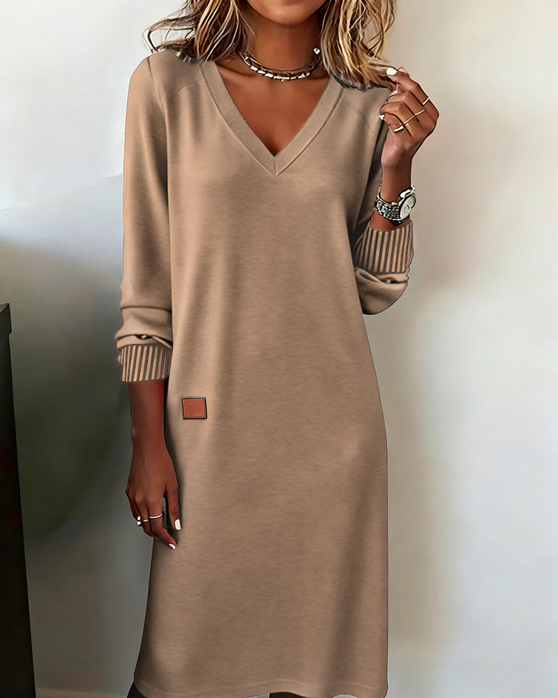 Eveliss - Elegant V-Neck Midi Knitted Dress