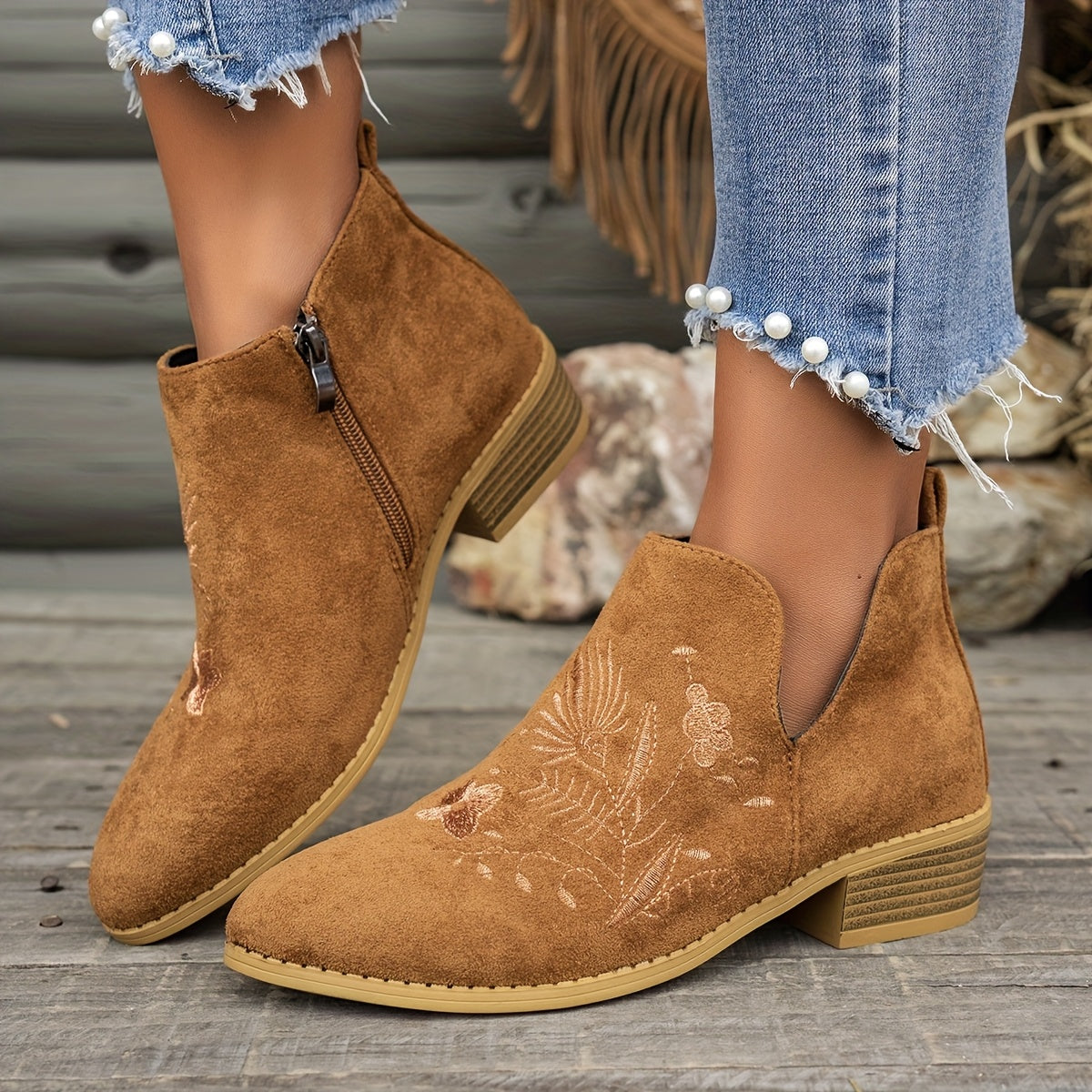 Isadora | Embroidered Low-Heel Ankle Boots
