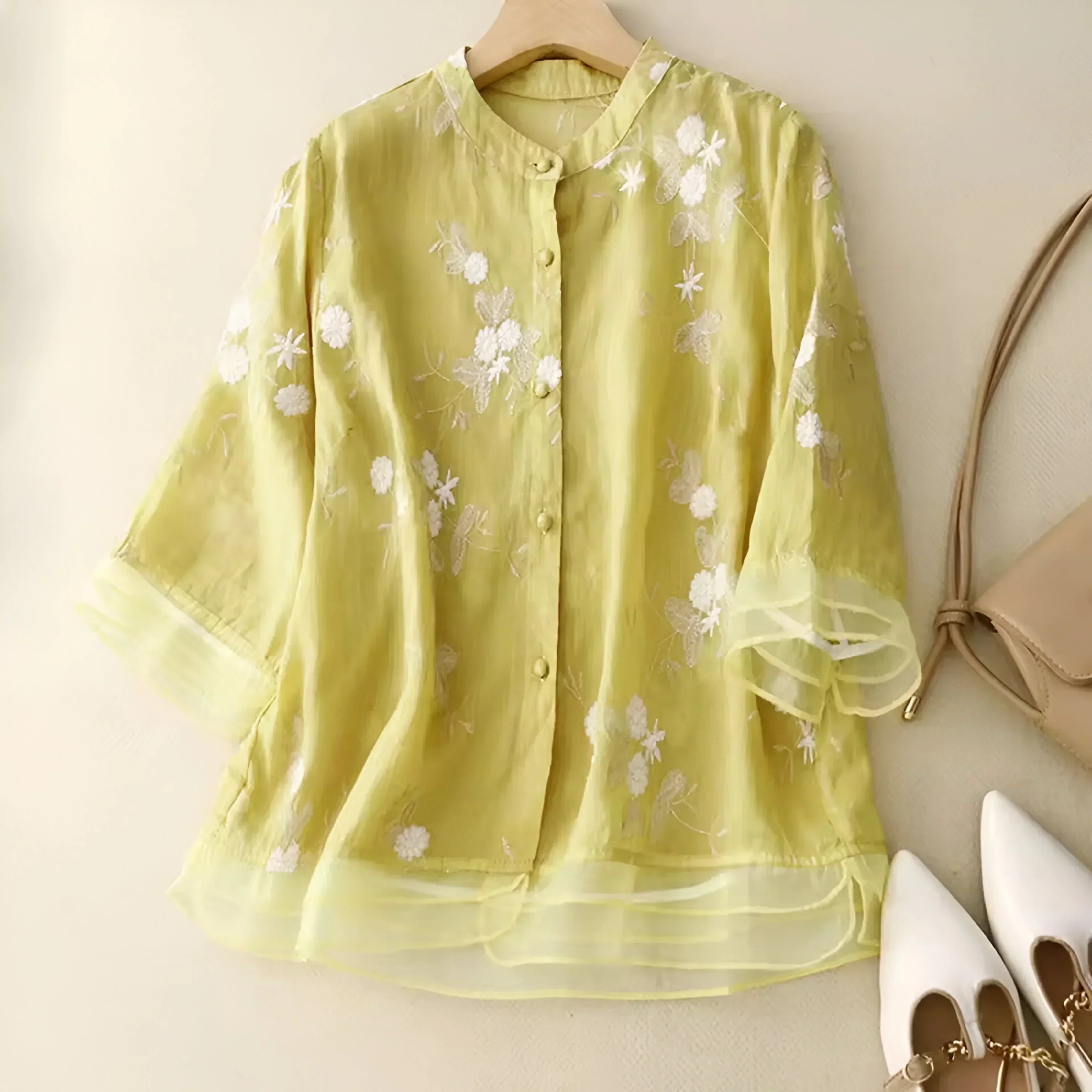 EMILIE | COTTON TOP WITH EMBROIDERED FLOWERS