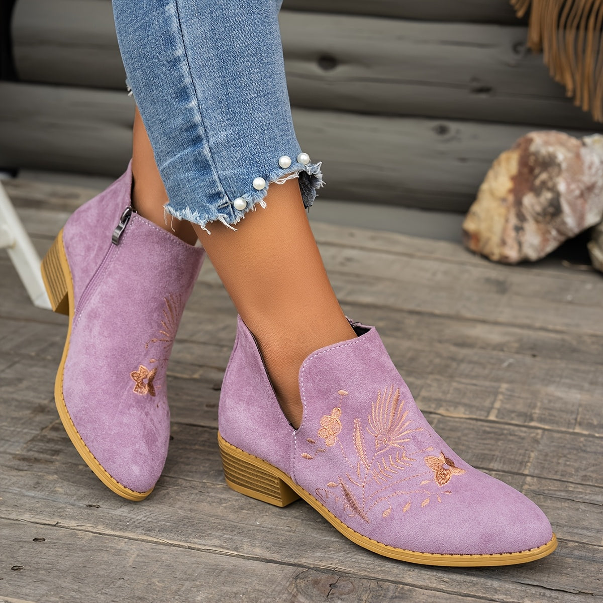 Isadora | Embroidered Low-Heel Ankle Boots