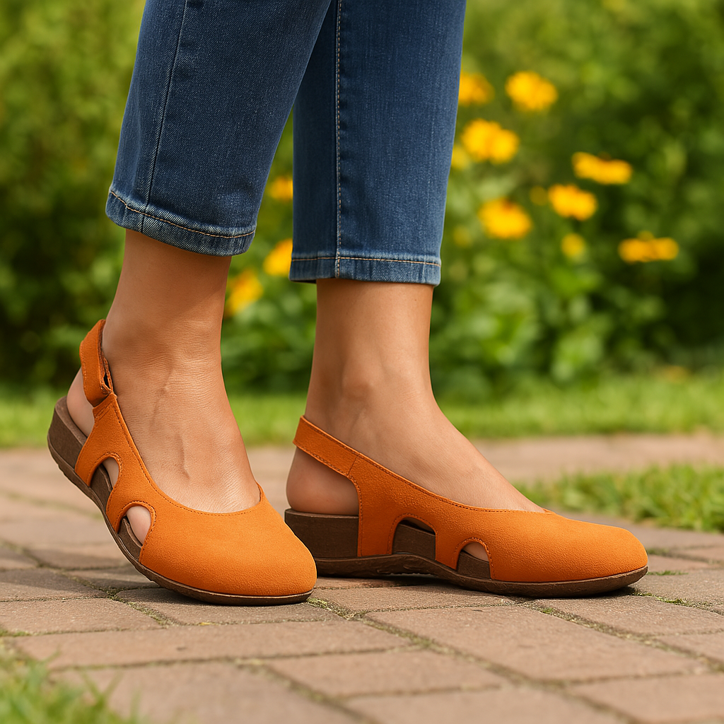 Light blue comfort sandals with a casual style and adjustable straps. 2