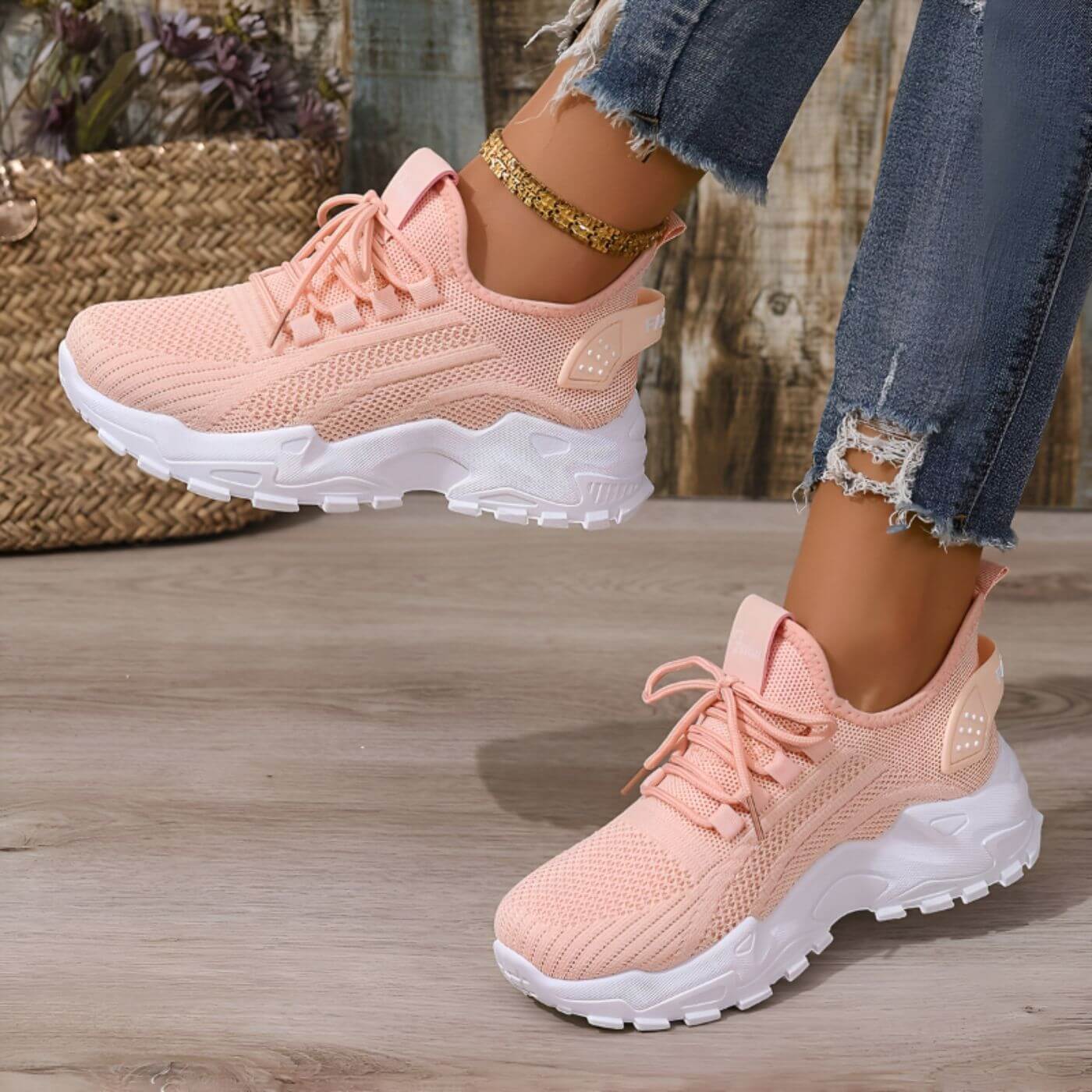 Light gray orthopedic sneakers with a roomy toe box and cushioned sole, featuring a casual and comfortable style. 4