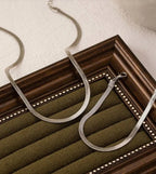 Velina - Classic Snake Bone Jewelry Set