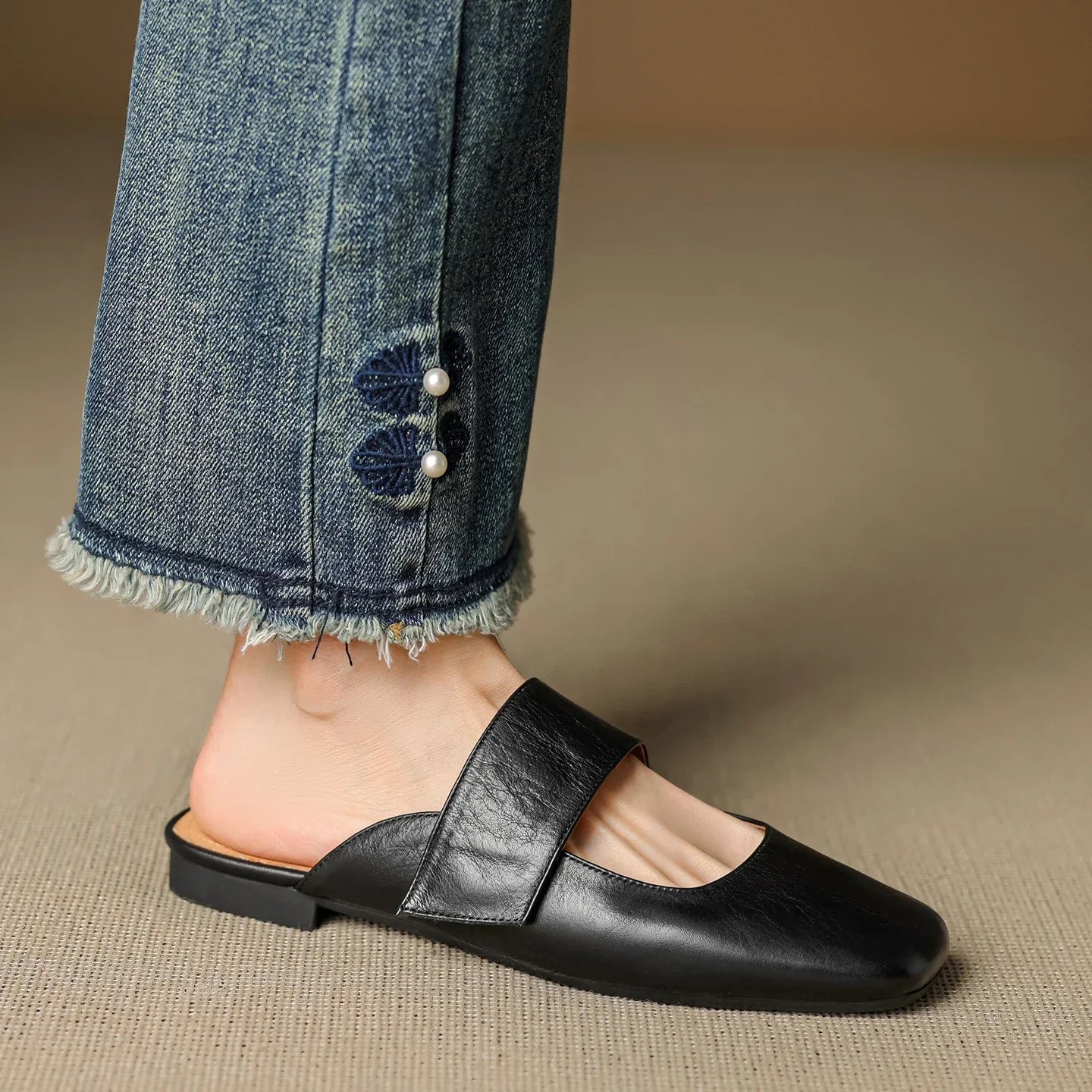 Yena | Leather Square Toe Chunky Heel Mules