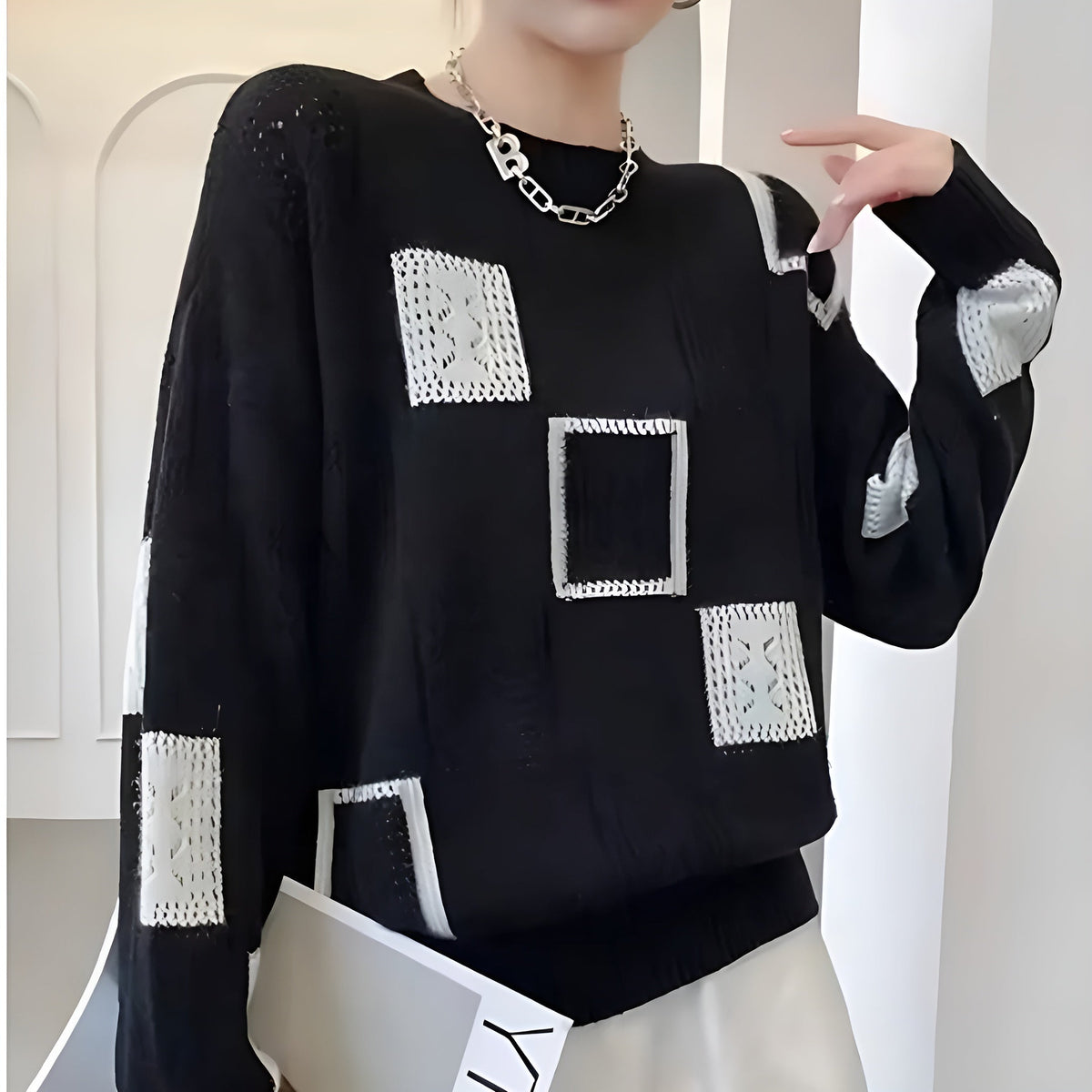 Britte Luxury Pullover – side view
