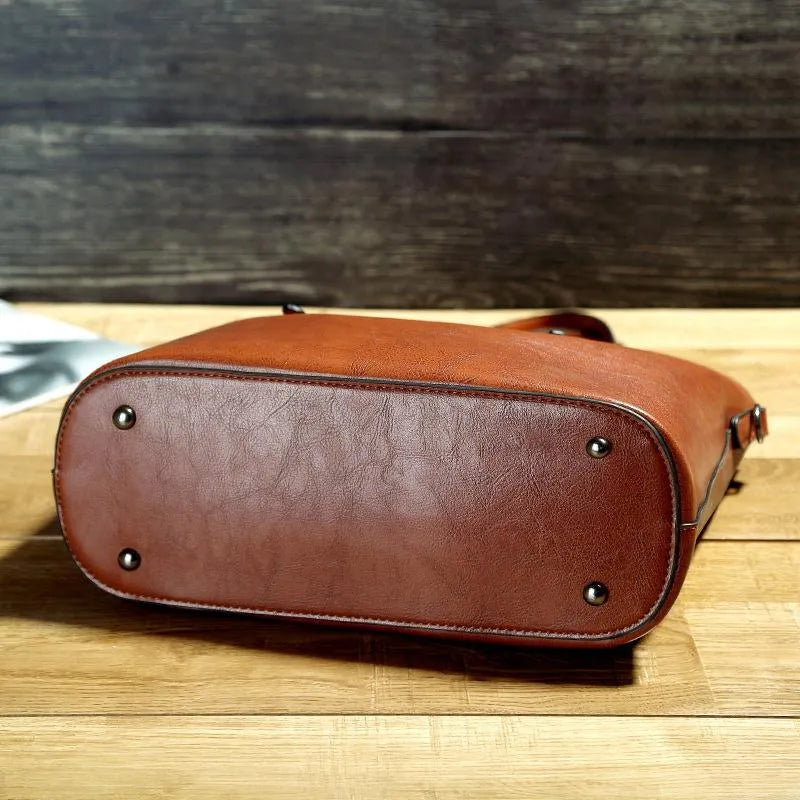 Nicole - Vintage leather look shoulder handbag