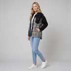 Viora Denim Jacket zwart - model pose 2