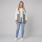 Viora Denim Jacket wit - model