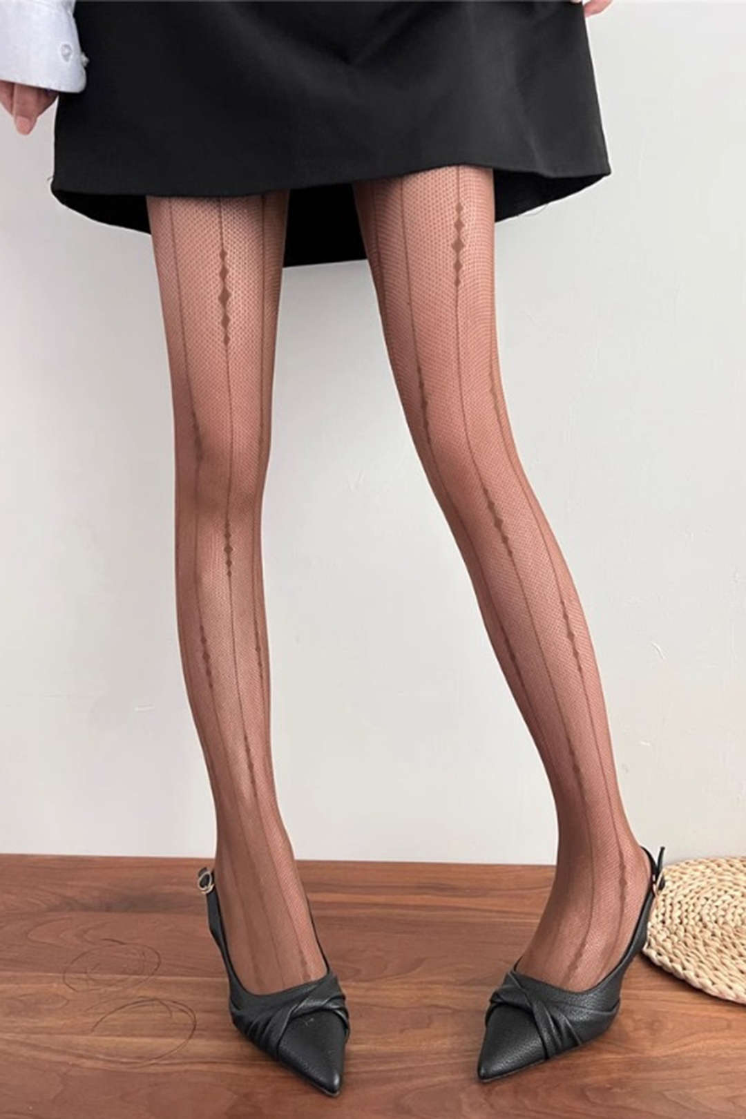 June | Line Sheer Tights