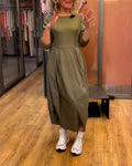 Beatrice - Slimming dress with round neckline