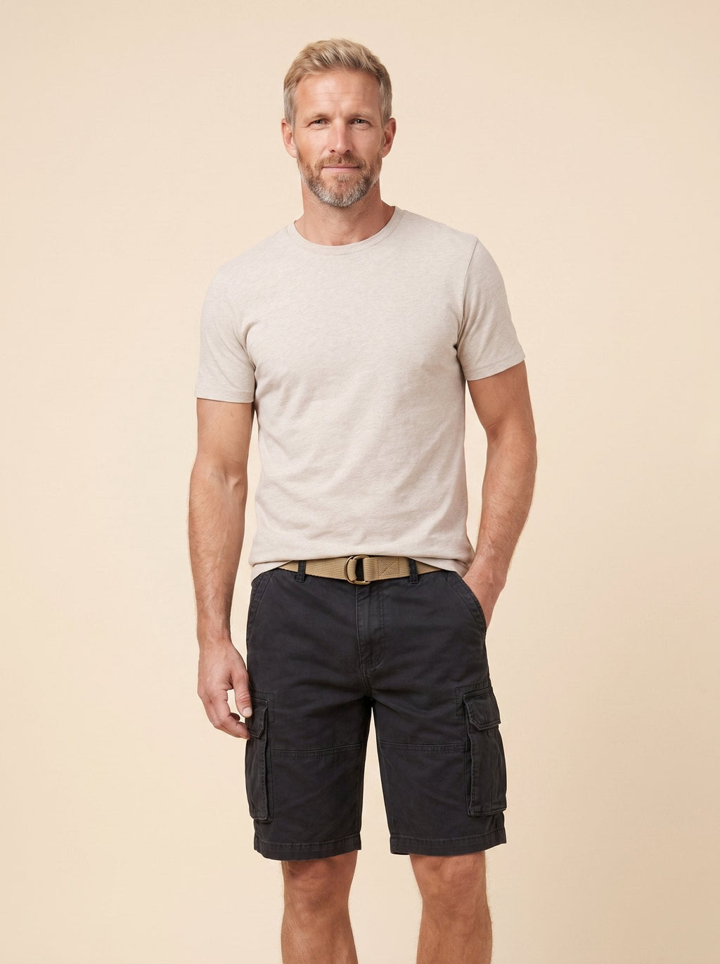 Maverick men's cargo shorts black, second front pose
