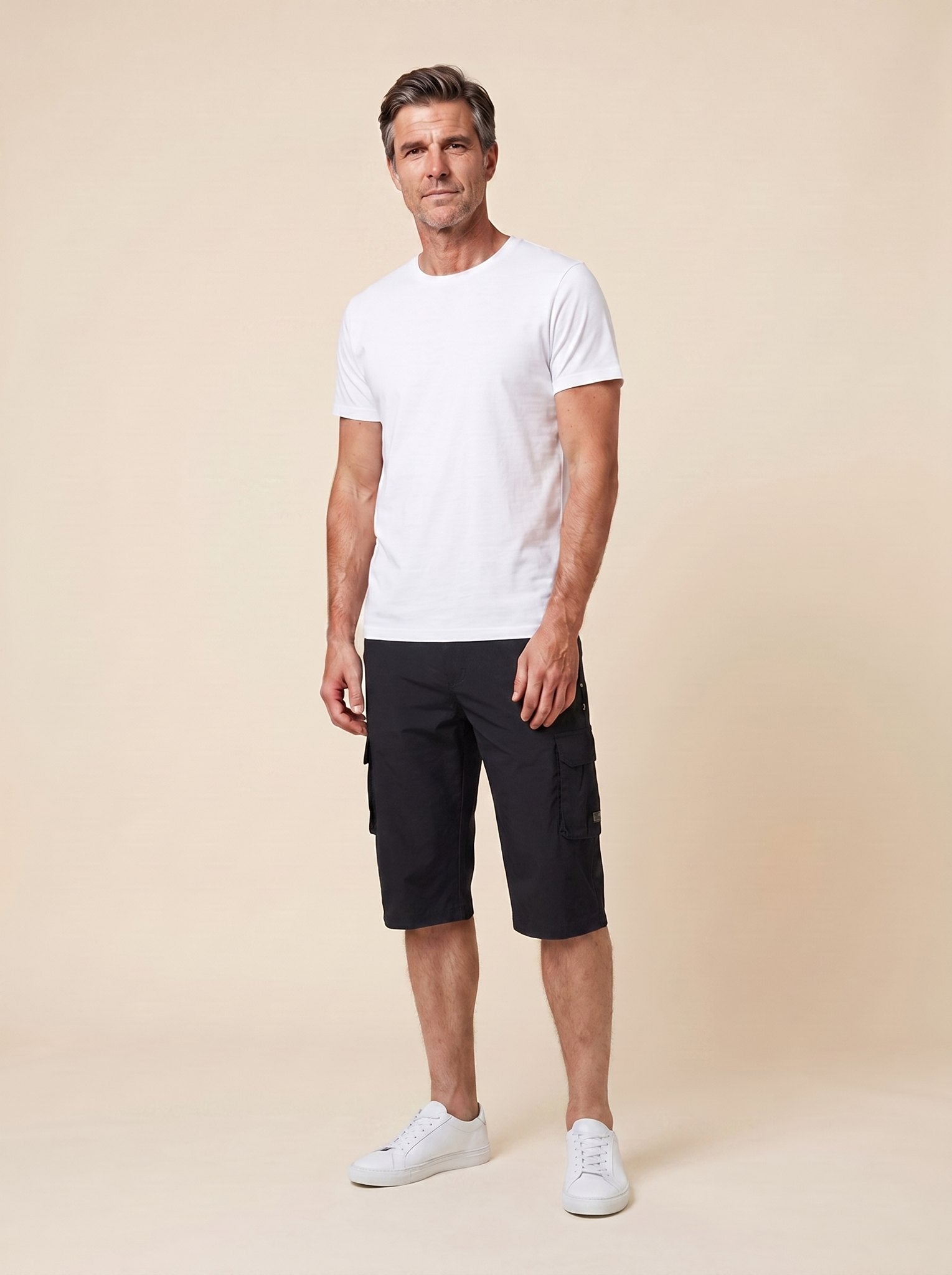 Maverick men's cargo shorts black on model