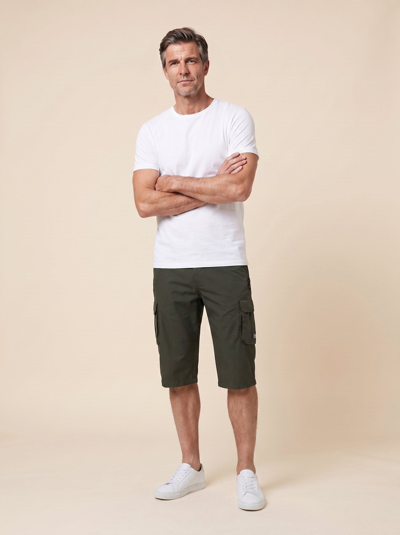 Maverick men's cargo shorts dark green on model