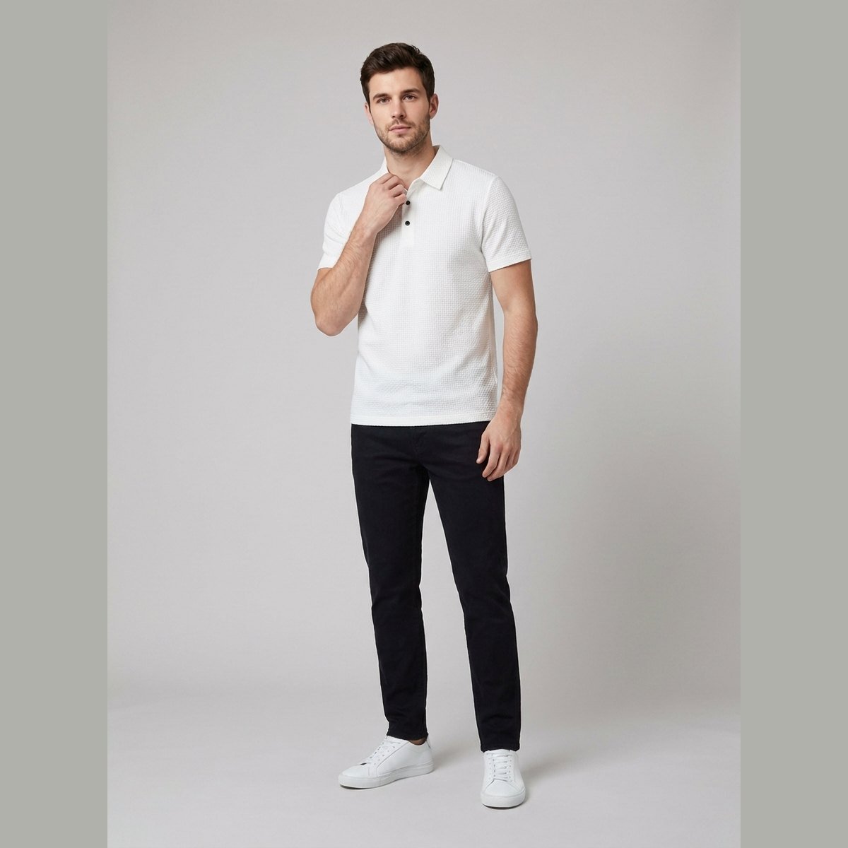 Teddy golf polo white on model