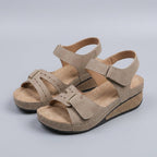 Wanda walking sandals beige