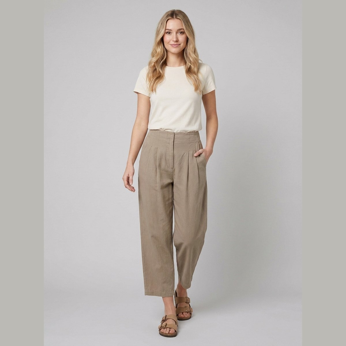 Wander khaki wide-leg pants side pose