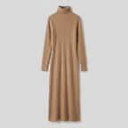 Amelie | Slim-Fit Wool-Blend Maxi Sweater Dress by Vera Noir – detail view