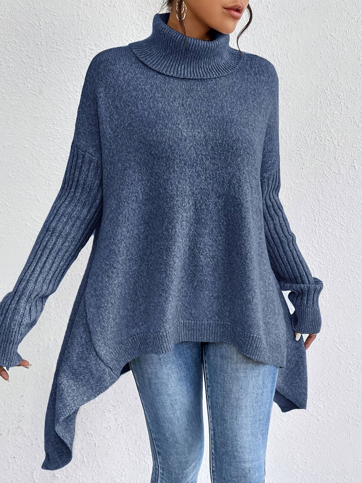 Audrey Cozy Sweater by Vera Noir – hem detail