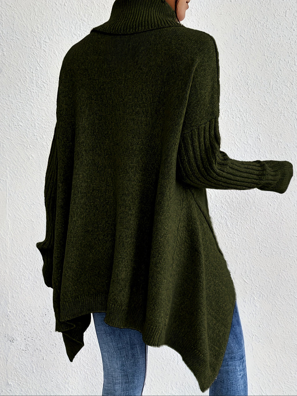 Audrey cozy sweater, seam and cuff detail