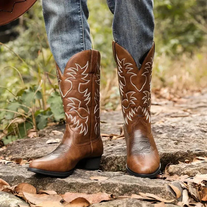 Austin Western Leather Cowboy Boots – detail view