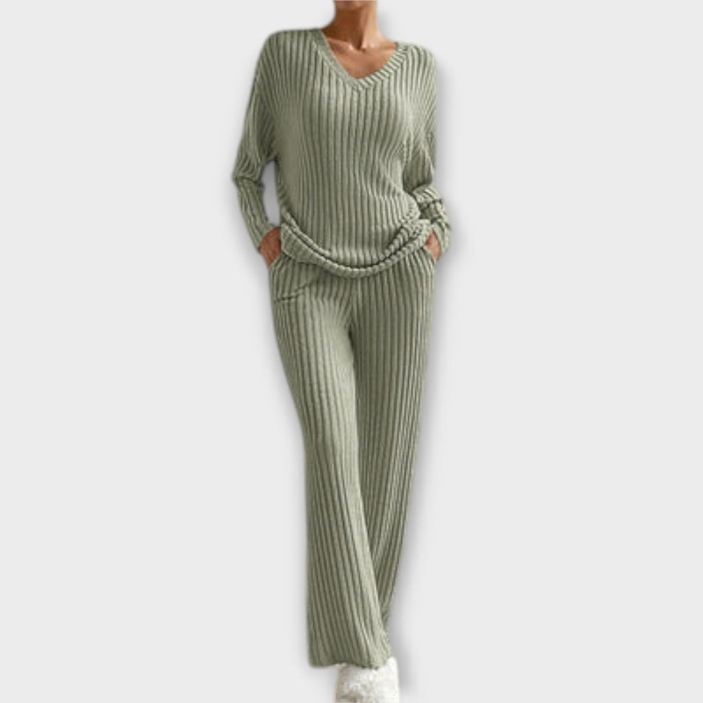 Cozy Lounge Set – side view