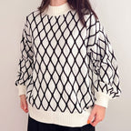 Elodie Retro Oversized Sweater by Vera Noir – close-up of knit texture