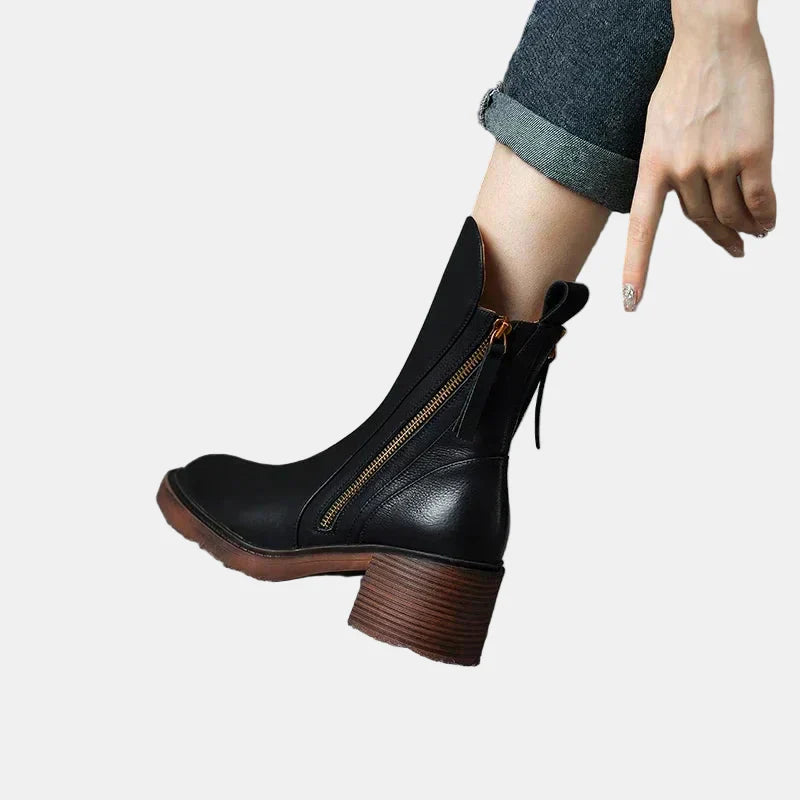 Elvira Chic Platform Boots – detail view
