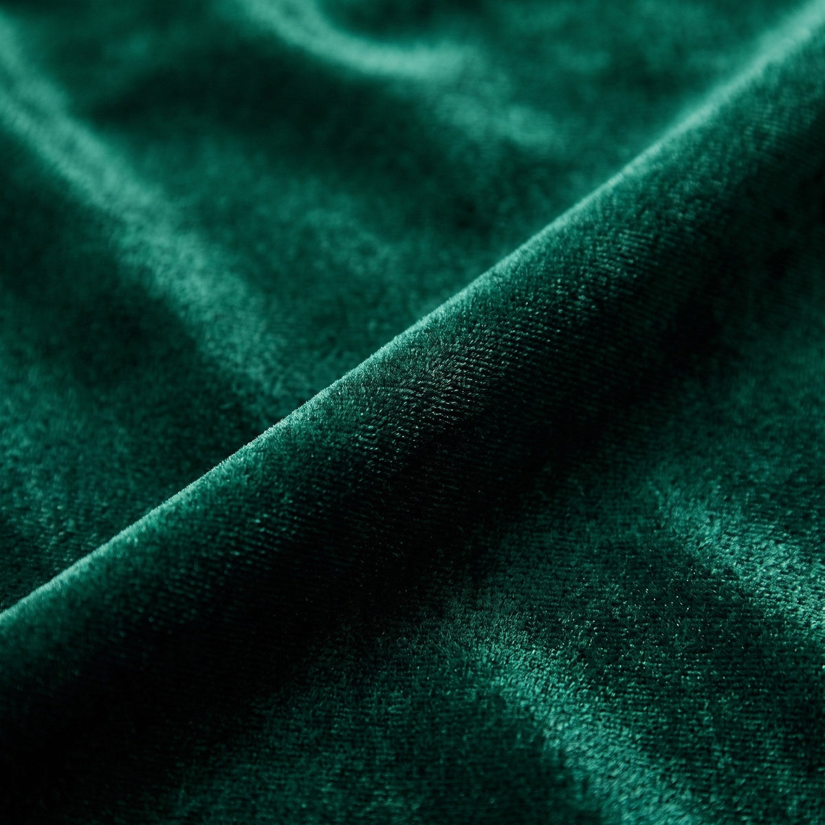 Emeraude | Ribbed Velvet Midi Dress by Vera Noir – detail view