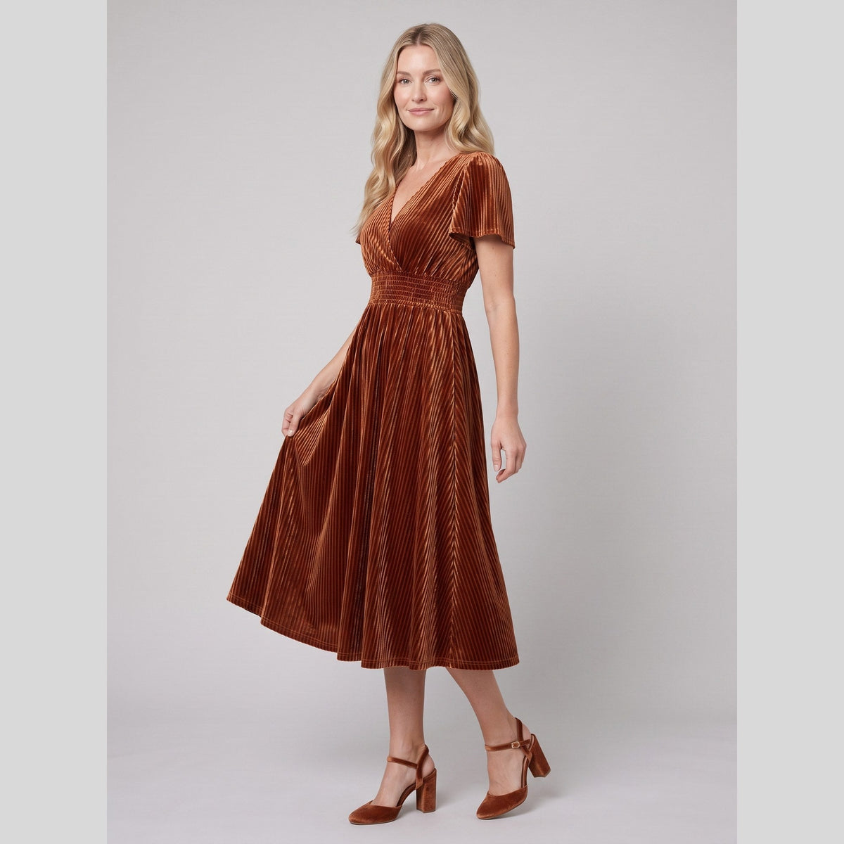 Emeraude | Ribbed Velvet Midi Dress by Vera Noir – in caramel