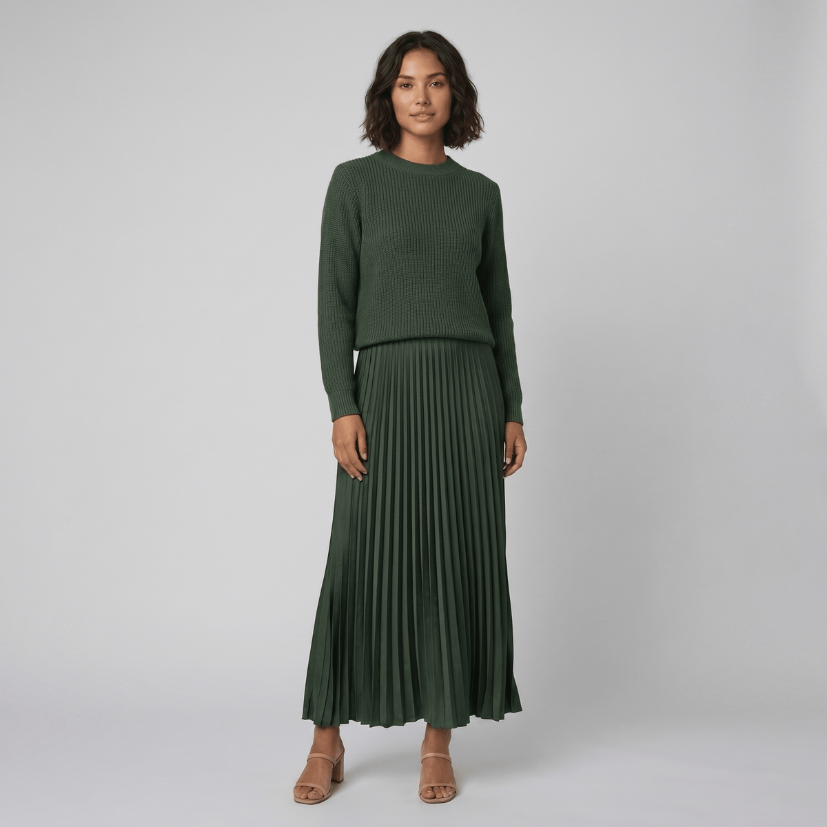 Estrid | Pullover and Pleated Skirt Set – front view – green