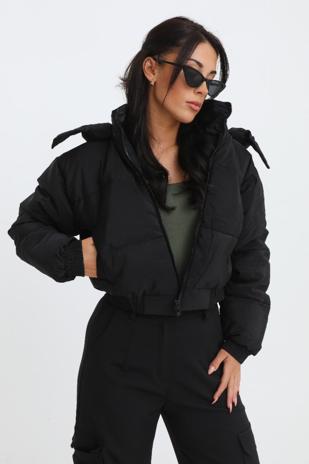 Harper Cropped Padded Jacket in black – close-up