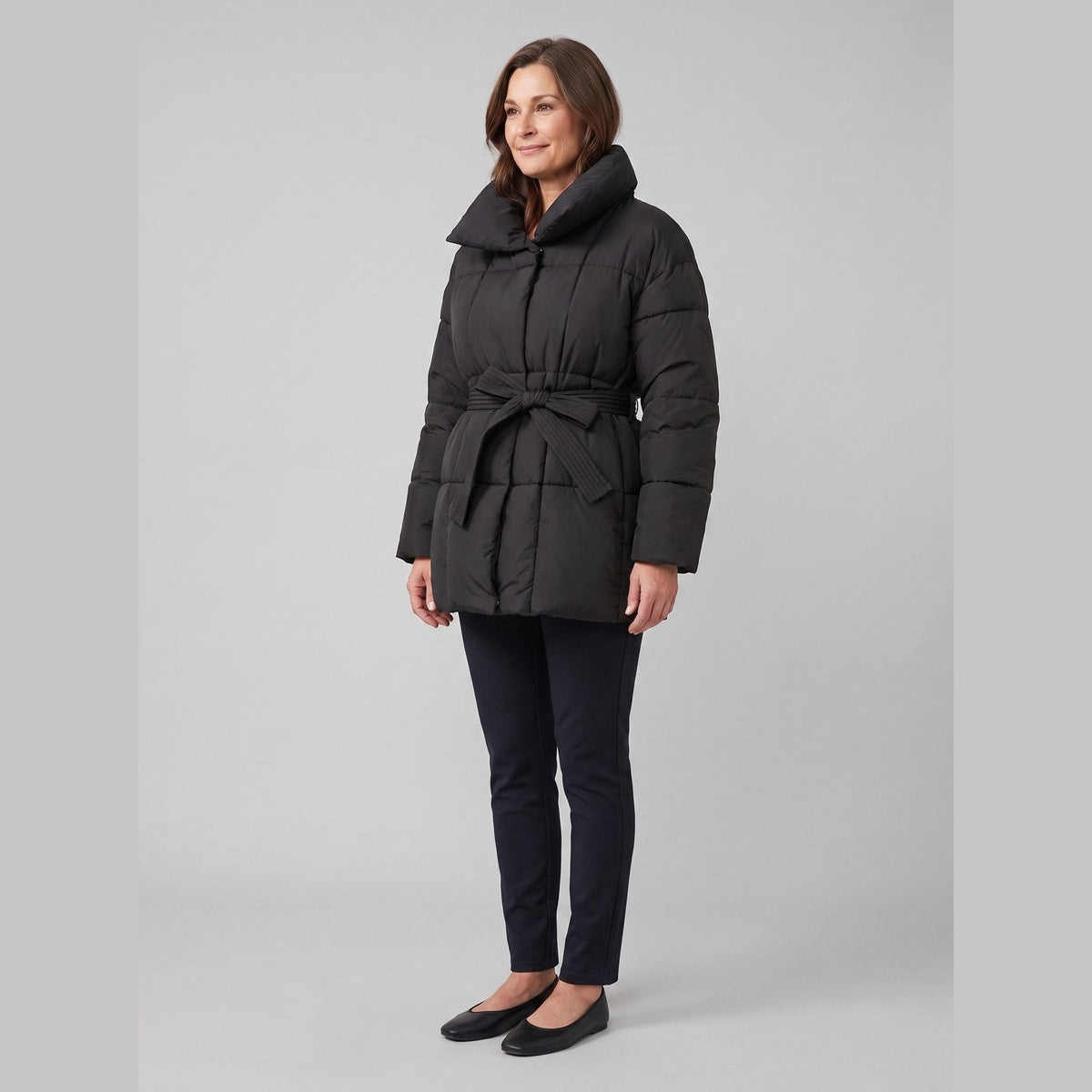 Hazel Belted Puffer Coat in black – side view