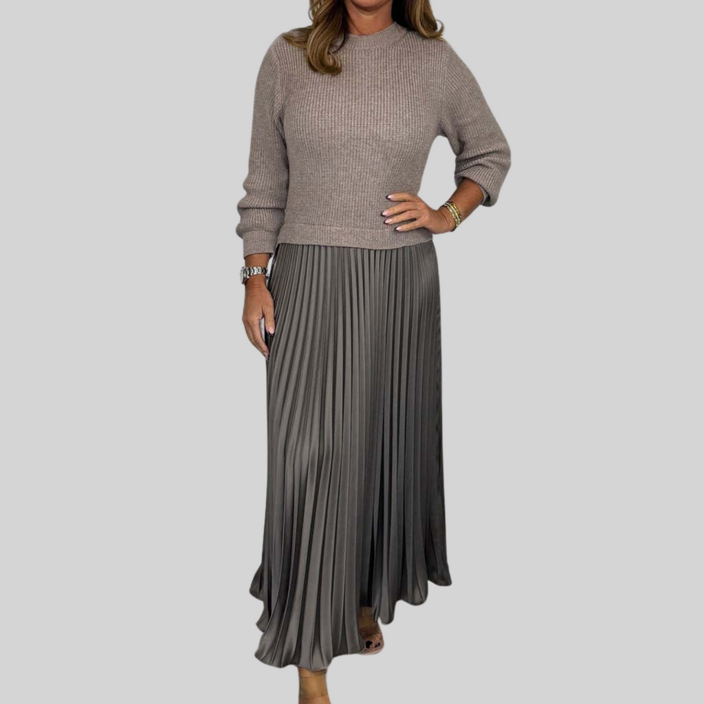 Jacoba winter dress, side profile