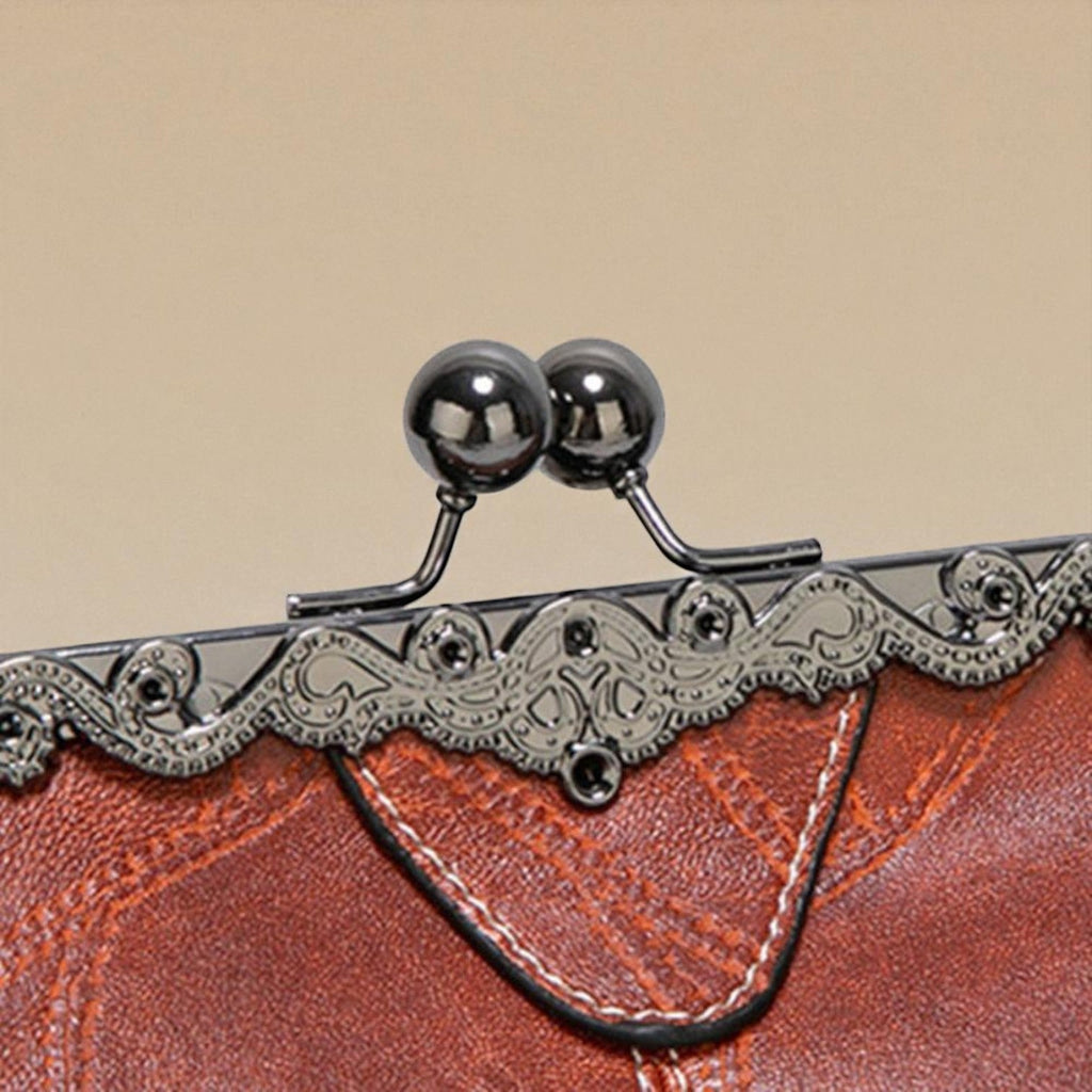 Junelle | Classic Vintage Handbag – close-up