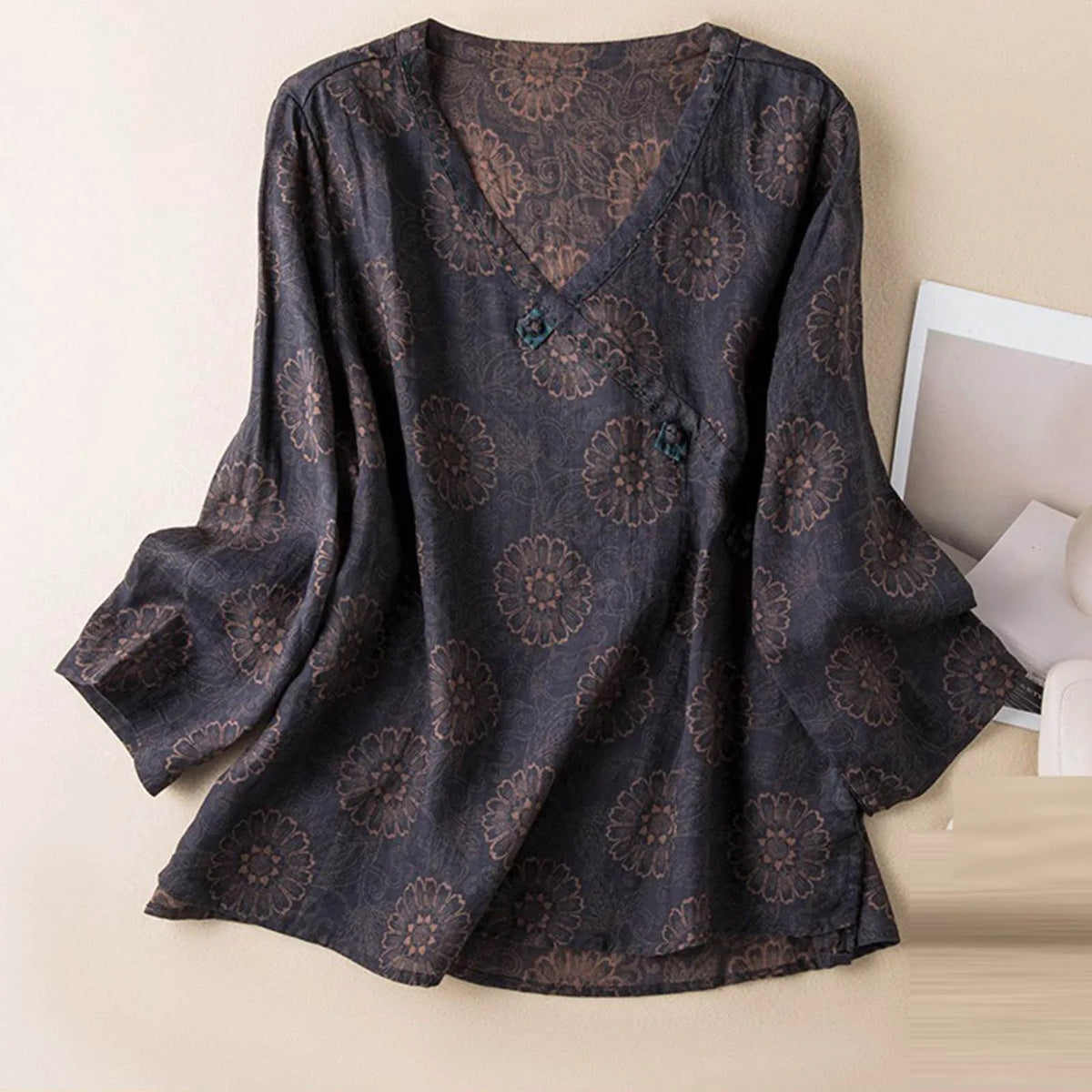 Kaien Crosswrap Blouse – detail view