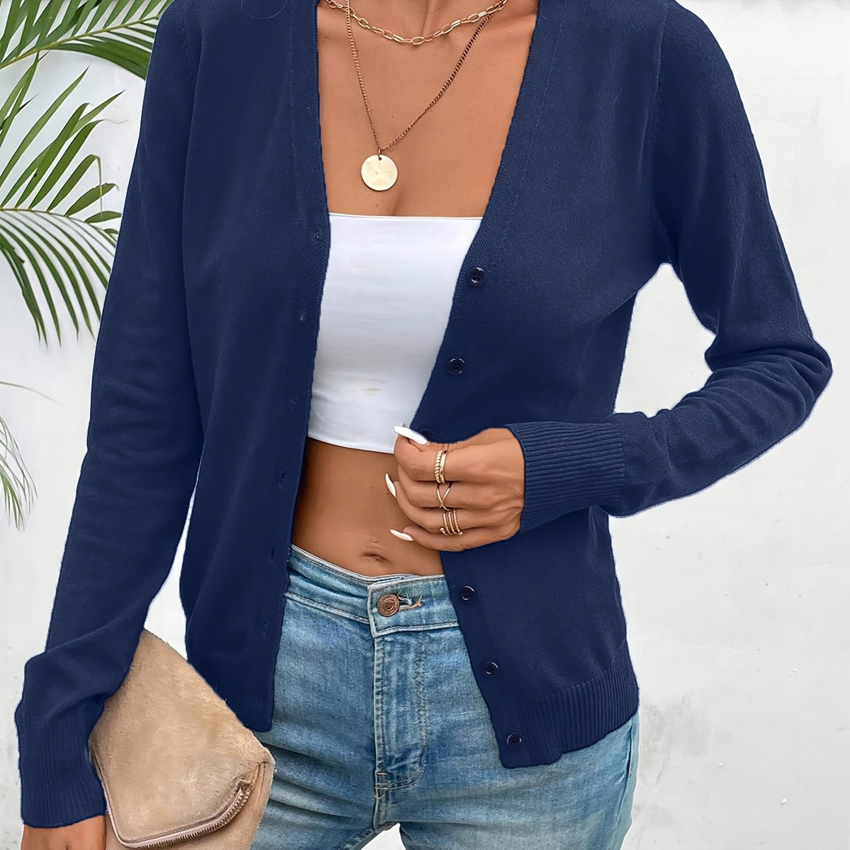 Lindsey | Refined Everyday Cardigan – close-up