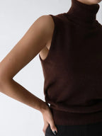 Marenton High-Neck Vest – side view