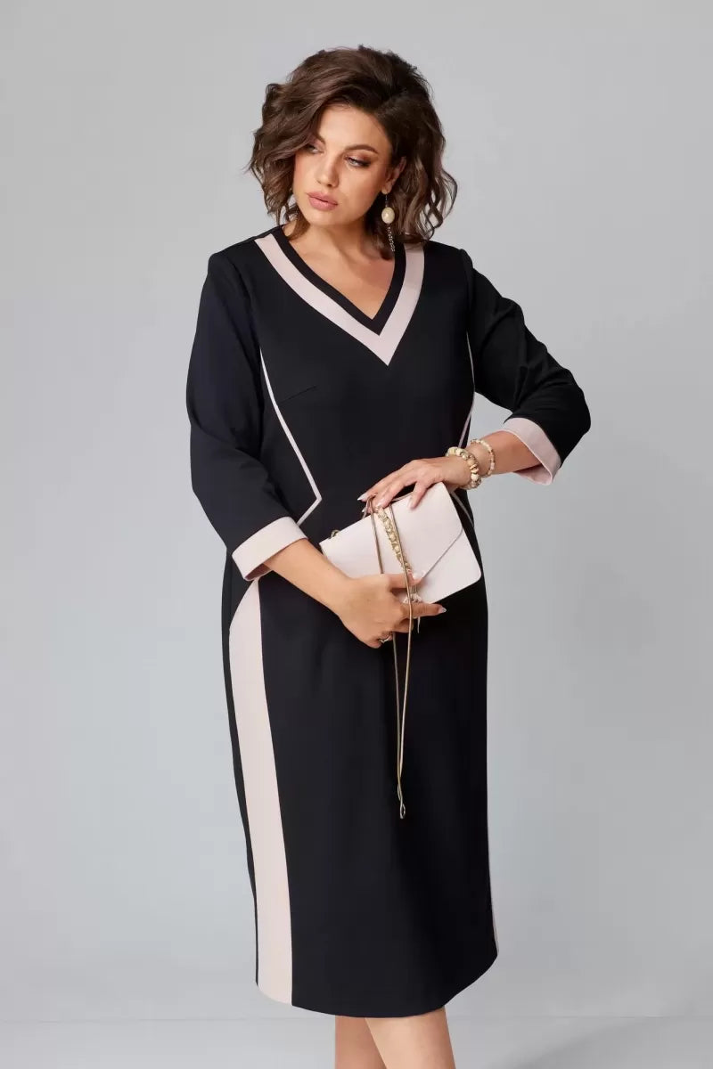 Rhoselivessa Contrast V-Neck Dress – close-up