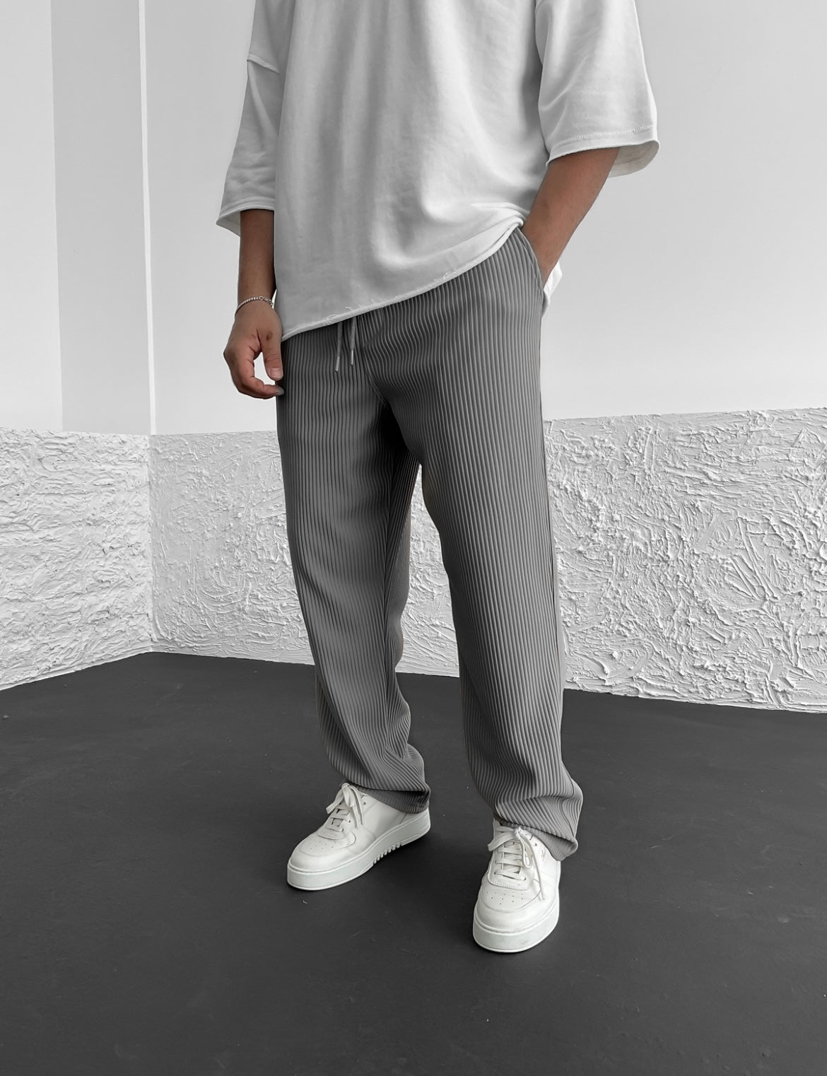 Rive Ribbed Relaxed Fit Trousers – detail view