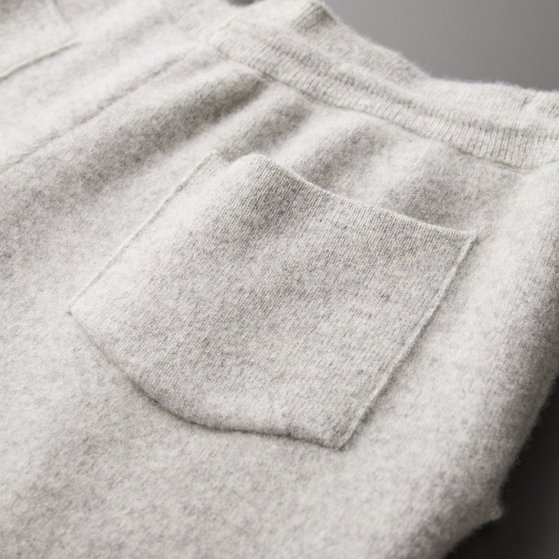 River Merino Wool Pants – close-up