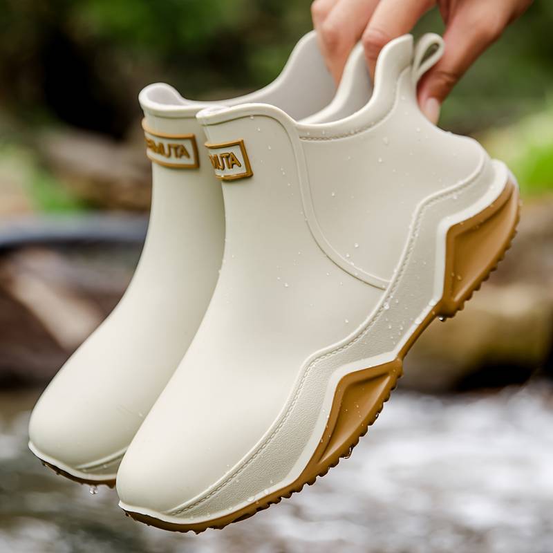 Rosabel | Slip-On Round-Toe Ankle Boots – detail view