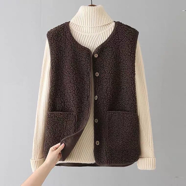 Ruth Sherpa Fleece Button-Front Vest by Vera Noir – detail view