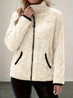 Simona | Cozy Zip-Up Jacket – detail view