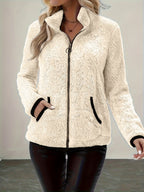 Simona | Cozy Zip-Up Jacket – detail view
