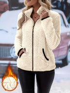 Simona | Cozy Zip-Up Jacket – detail view