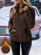 Simona | Cozy Zip-Up Jacket – detail view
