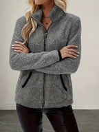 Simona | Cozy Zip-Up Jacket – detail view