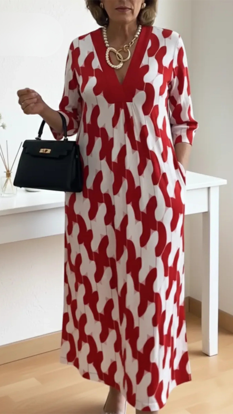 Thessavine Elegant Maxi Dress – detail view